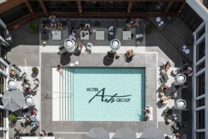 Hotel Arts Pool